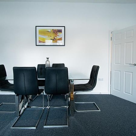 Corpa Heights Apartment นิวพอร์ต ภายนอก รูปภาพ