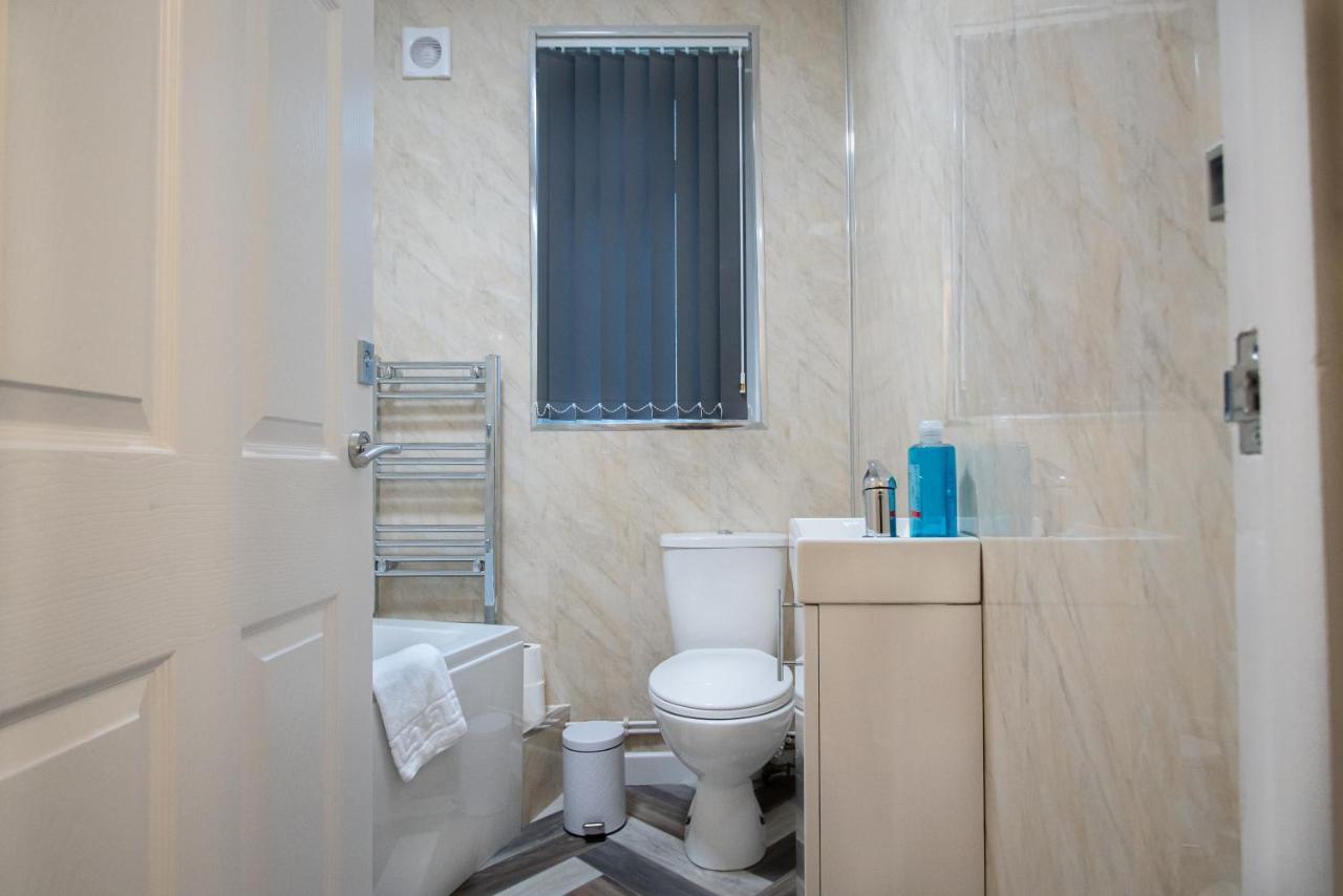 Corpa Heights Apartment นิวพอร์ต ภายนอก รูปภาพ